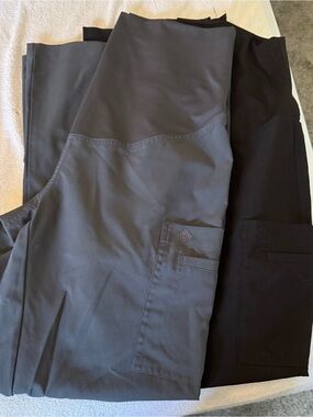 Med Couture Maternity Scrub Pants in Charcoal Gray and Black